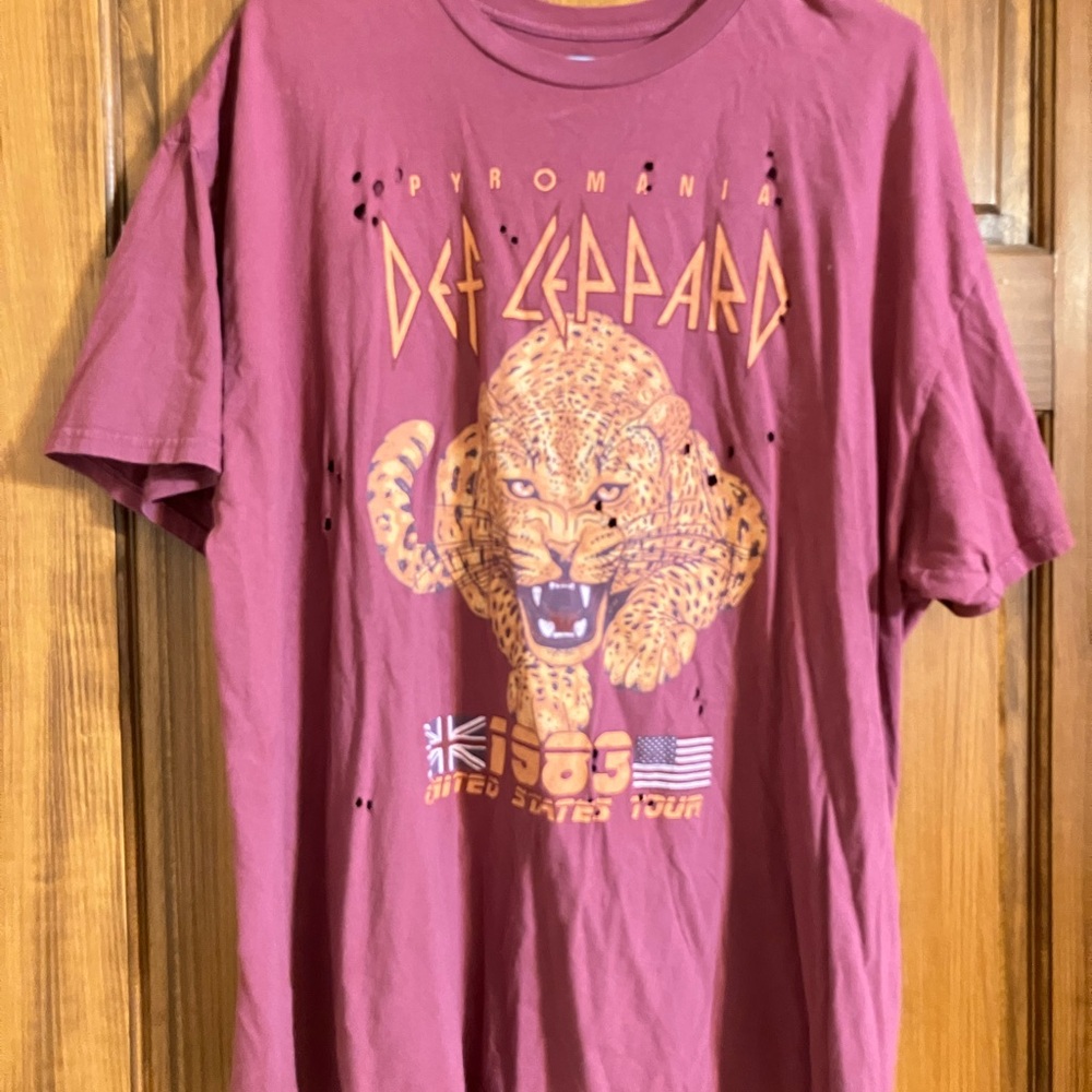 Oversized UO Def Leppard Graphic T-Shirt